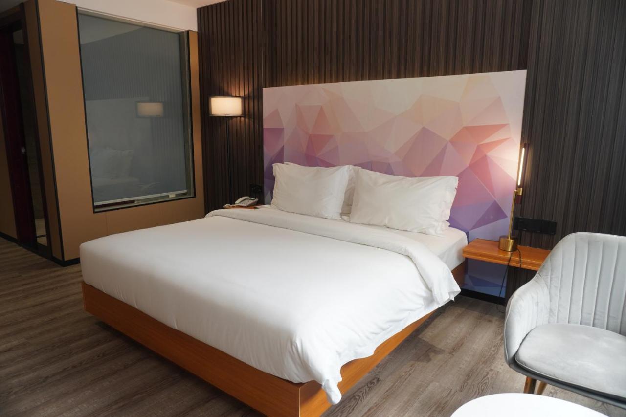 Joy Hotel Phnom Penh Exteriör bild